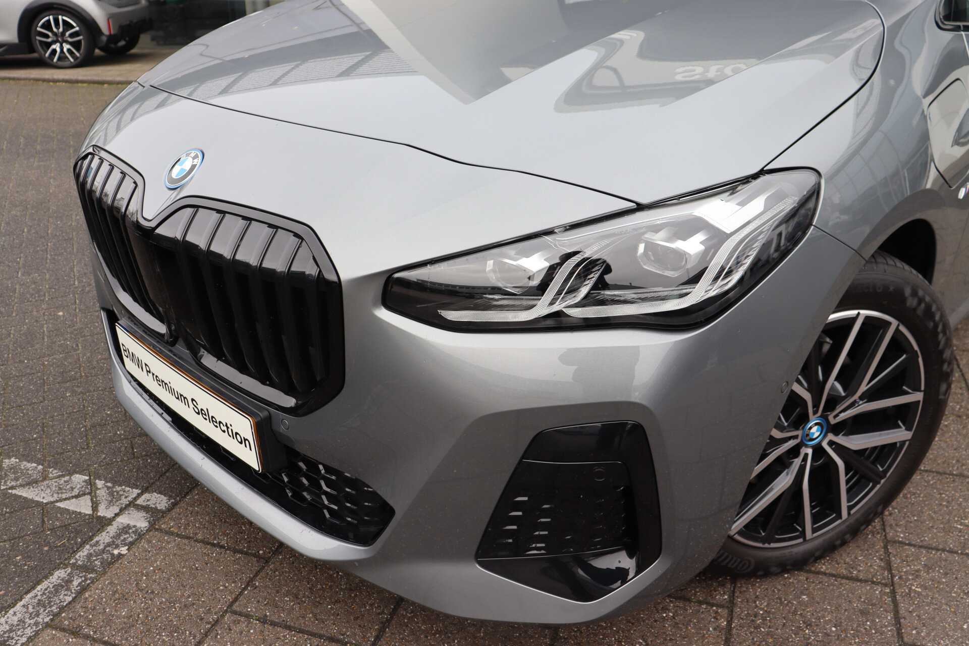 BMW 2 Serie Active Tourer 225e xDrive High Executive M Sport Automaat - Afbeelding 2