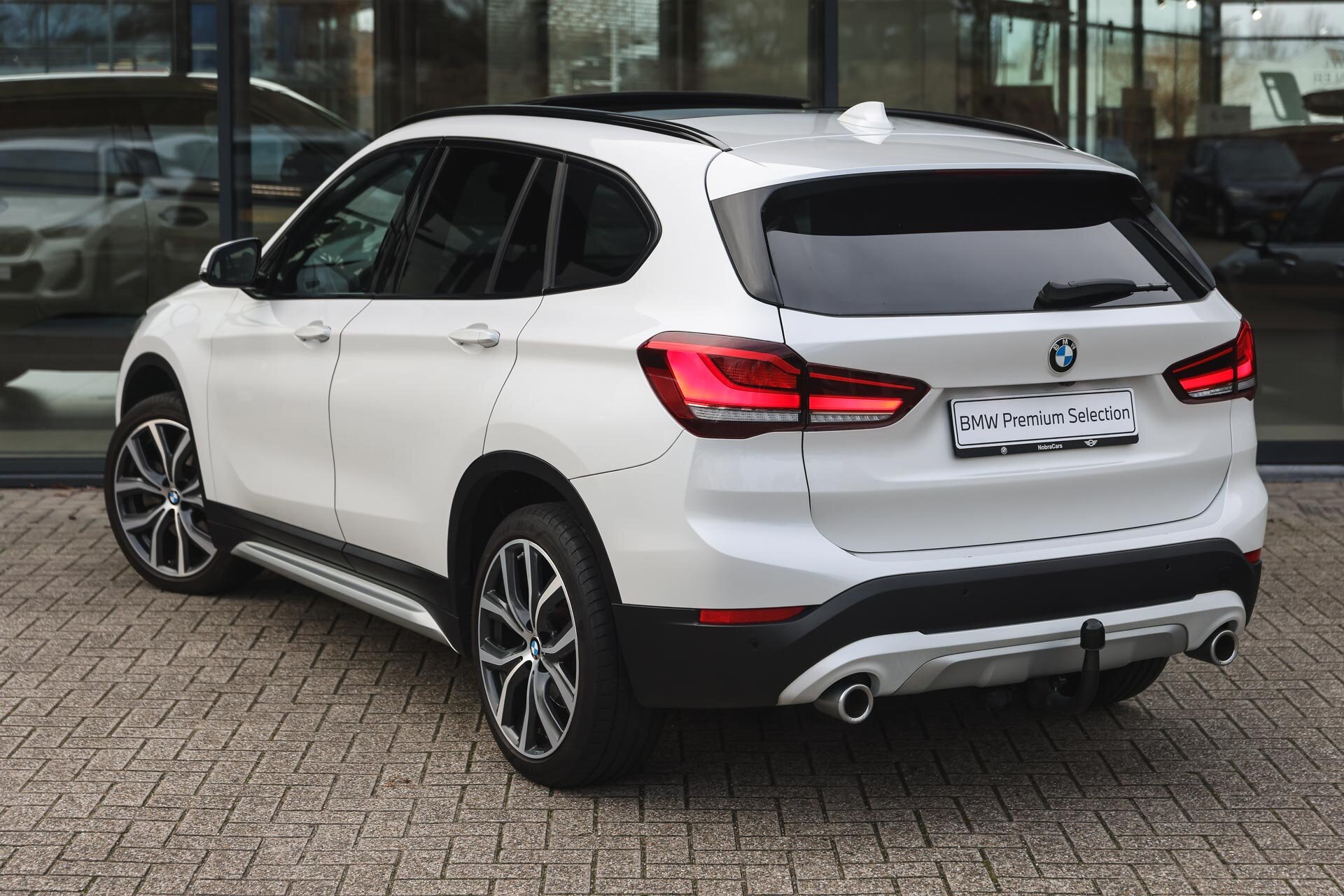 BMW X1 sDrive20i High Executive xLine Automaat - Afbeelding 2