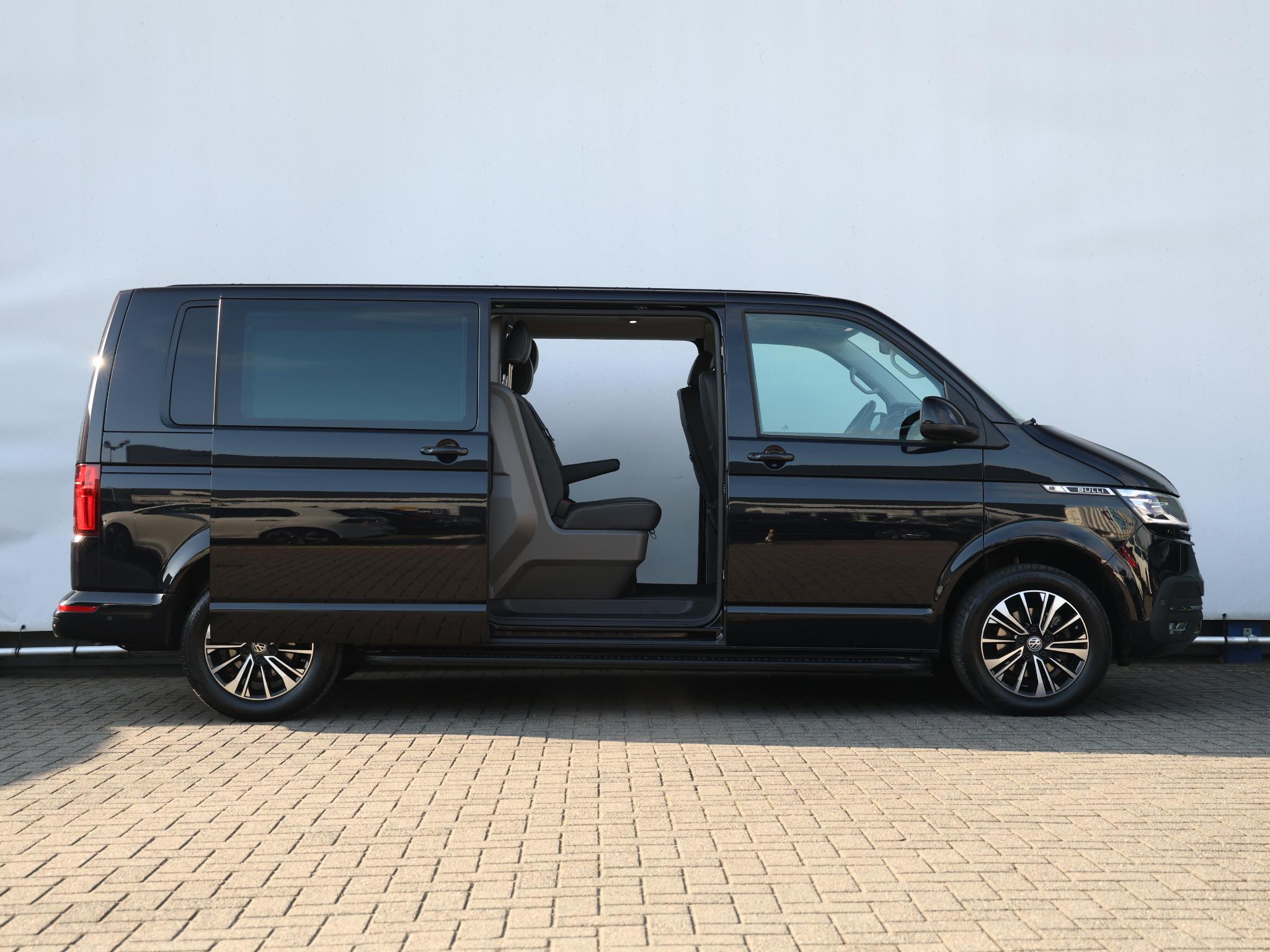 Volkswagen Transporter 2.0 TDI 150PK L2H1 DC DSG Bulli - Afbeelding 2