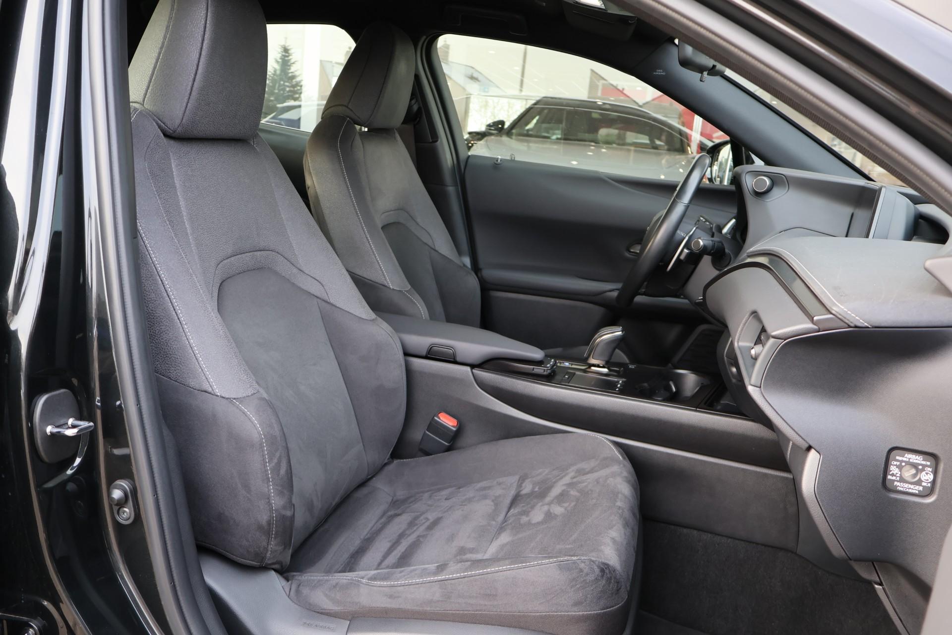 Lexus UX 300e 204pk Business 54 kWh - Afbeelding 4