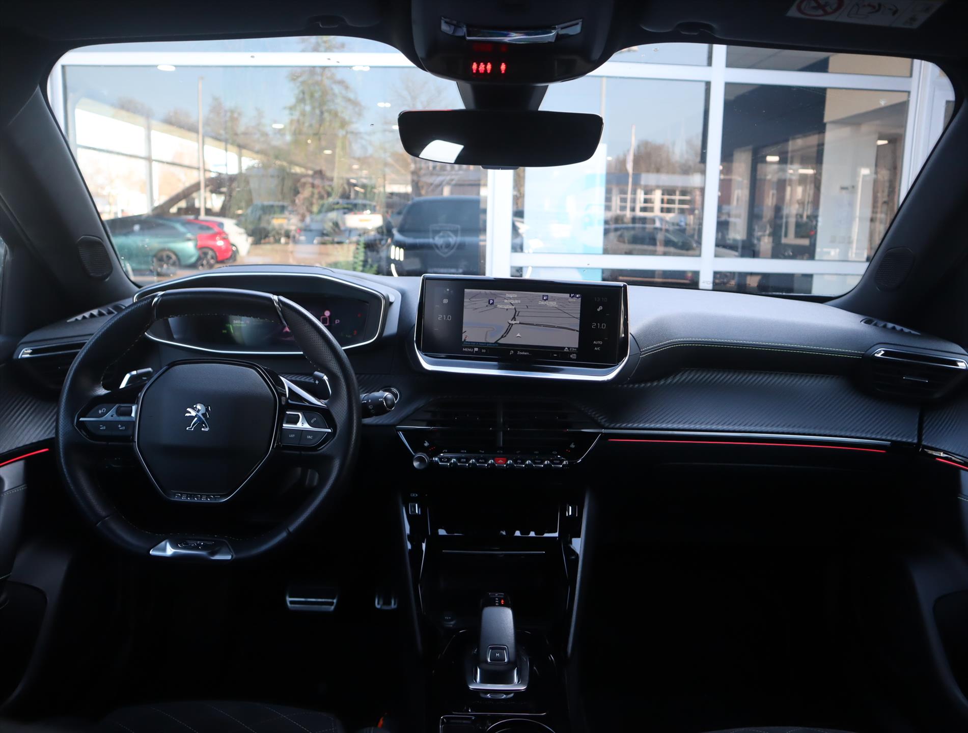 Peugeot 2008 SUV GT Pack PureTech 130pk EAT8 automaat, Rijklaarprijs, Navigatie Camera Adaptieve cruise control Trekhaak - Afbeelding 5