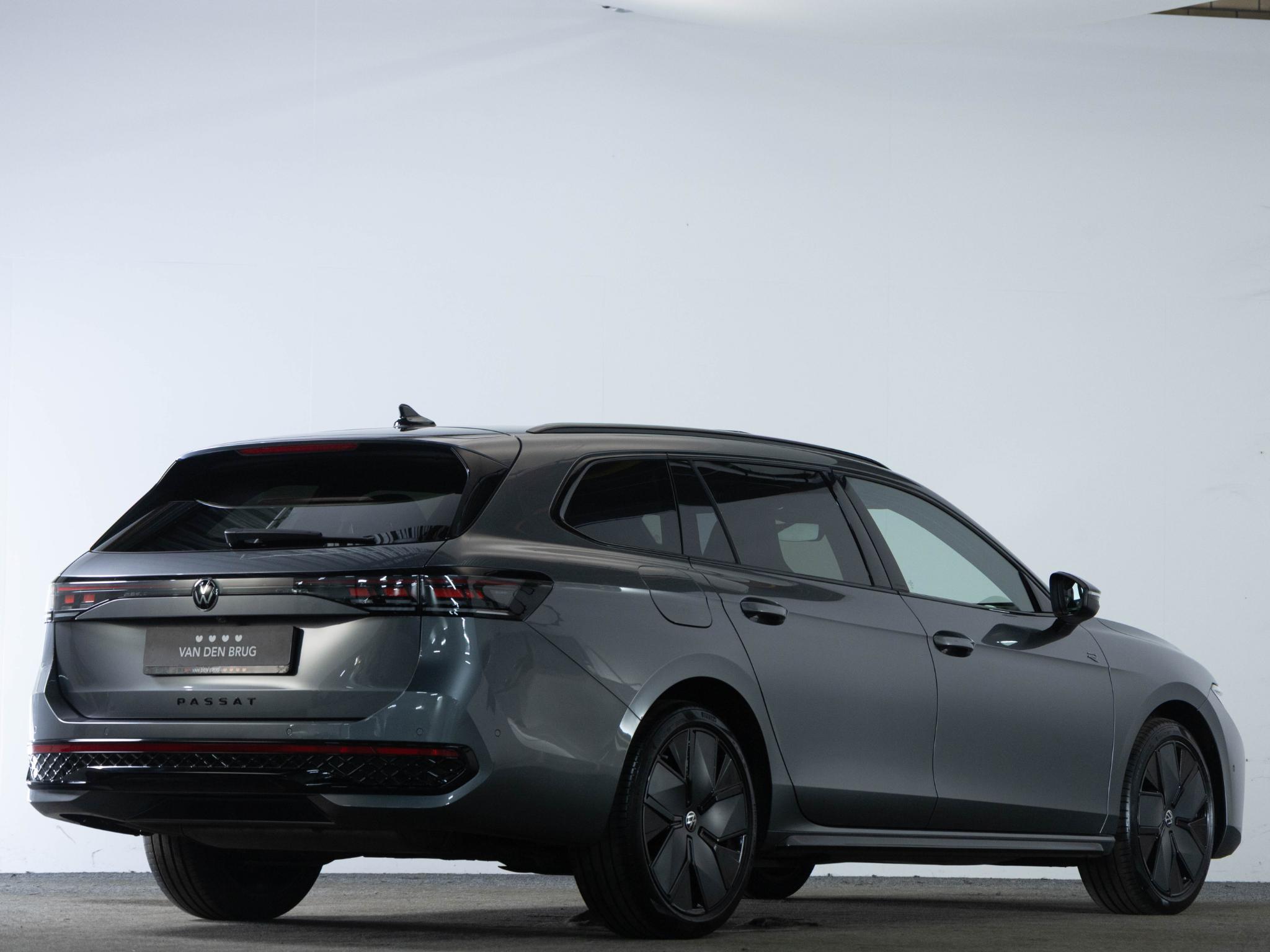 Volkswagen Passat Variant R-Line 1.5 eHybide 272 PK - Afbeelding 2