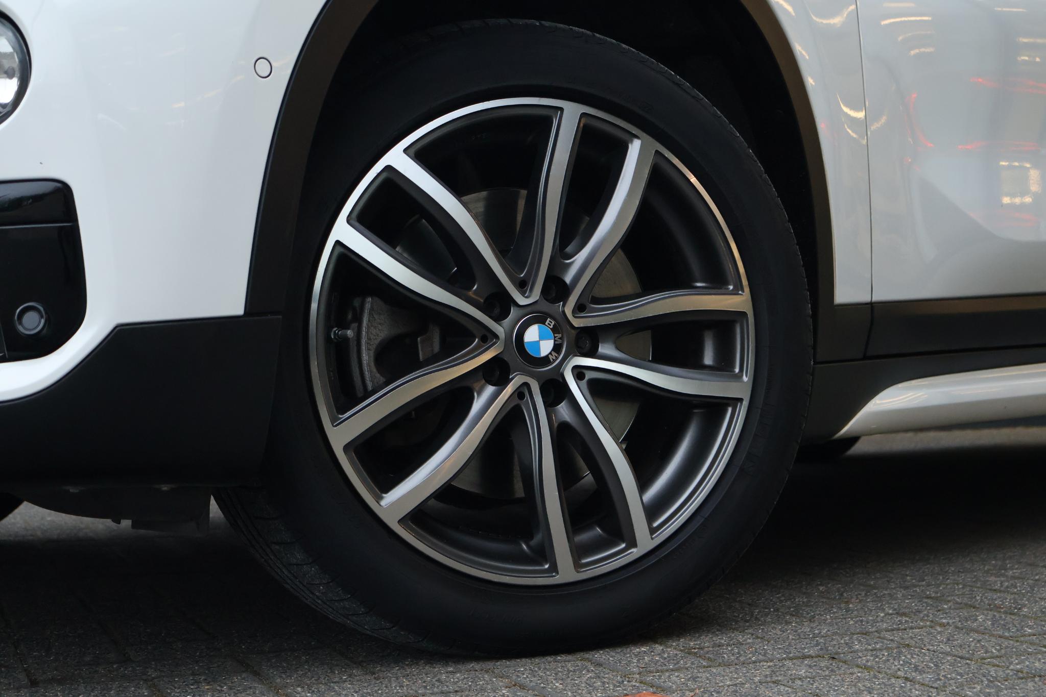 BMW X1 sDrive20i Centennial High Executive - Afbeelding 4