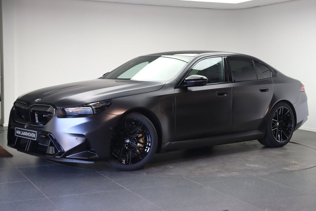 BMW M5 1