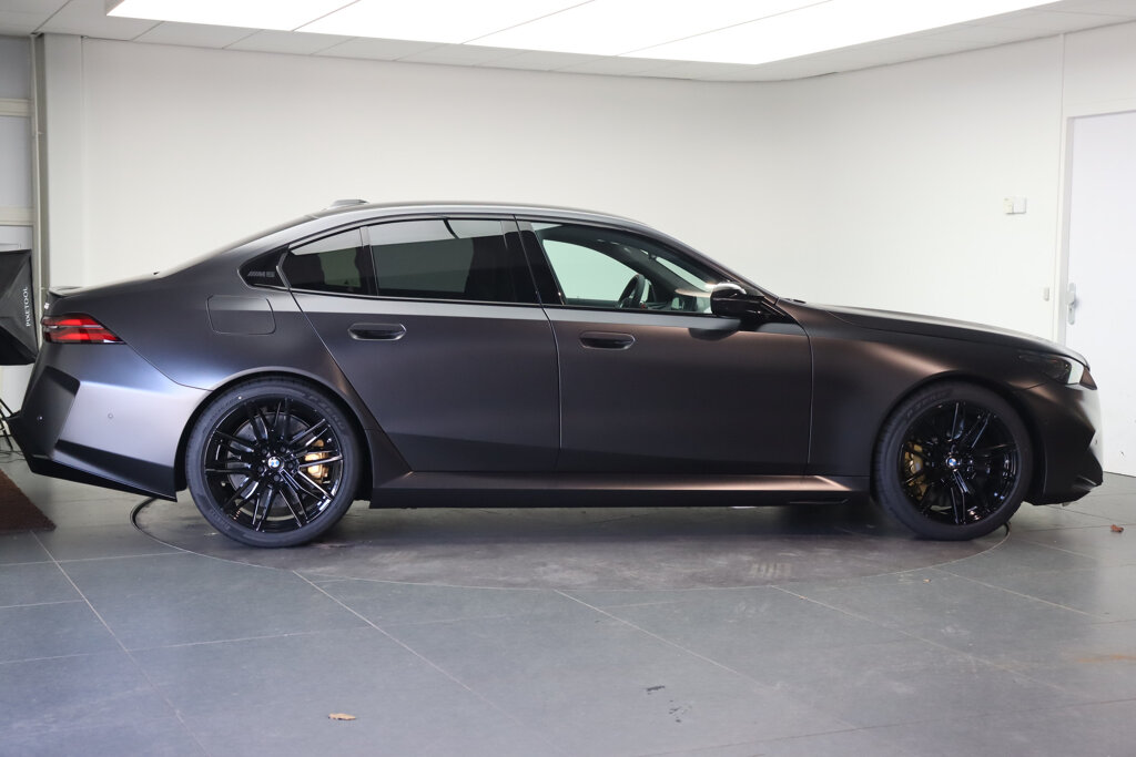 BMW M5 4