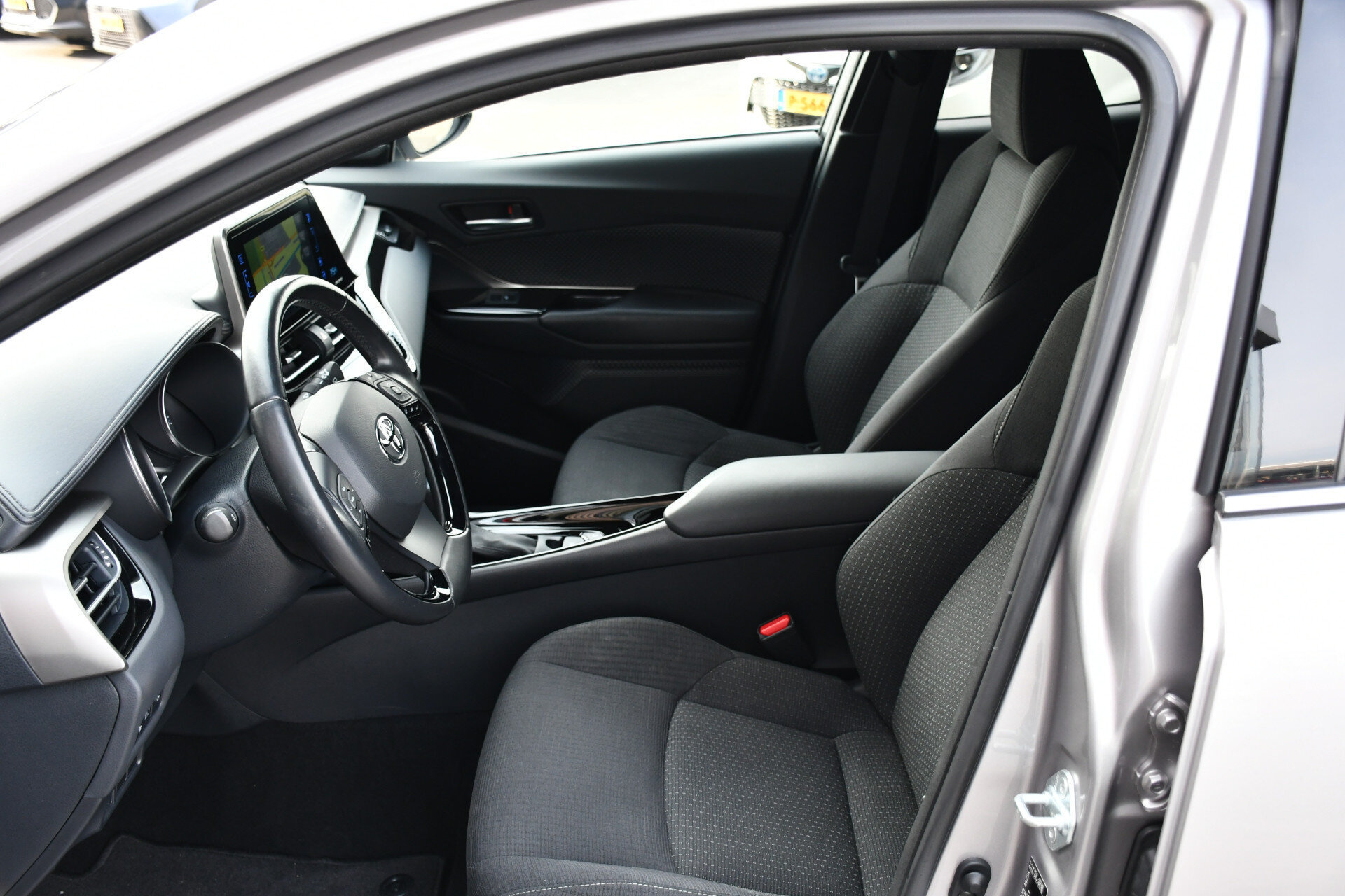 Toyota C-HR 1.8 Hybride Style Automaat 122pk - Afbeelding 4