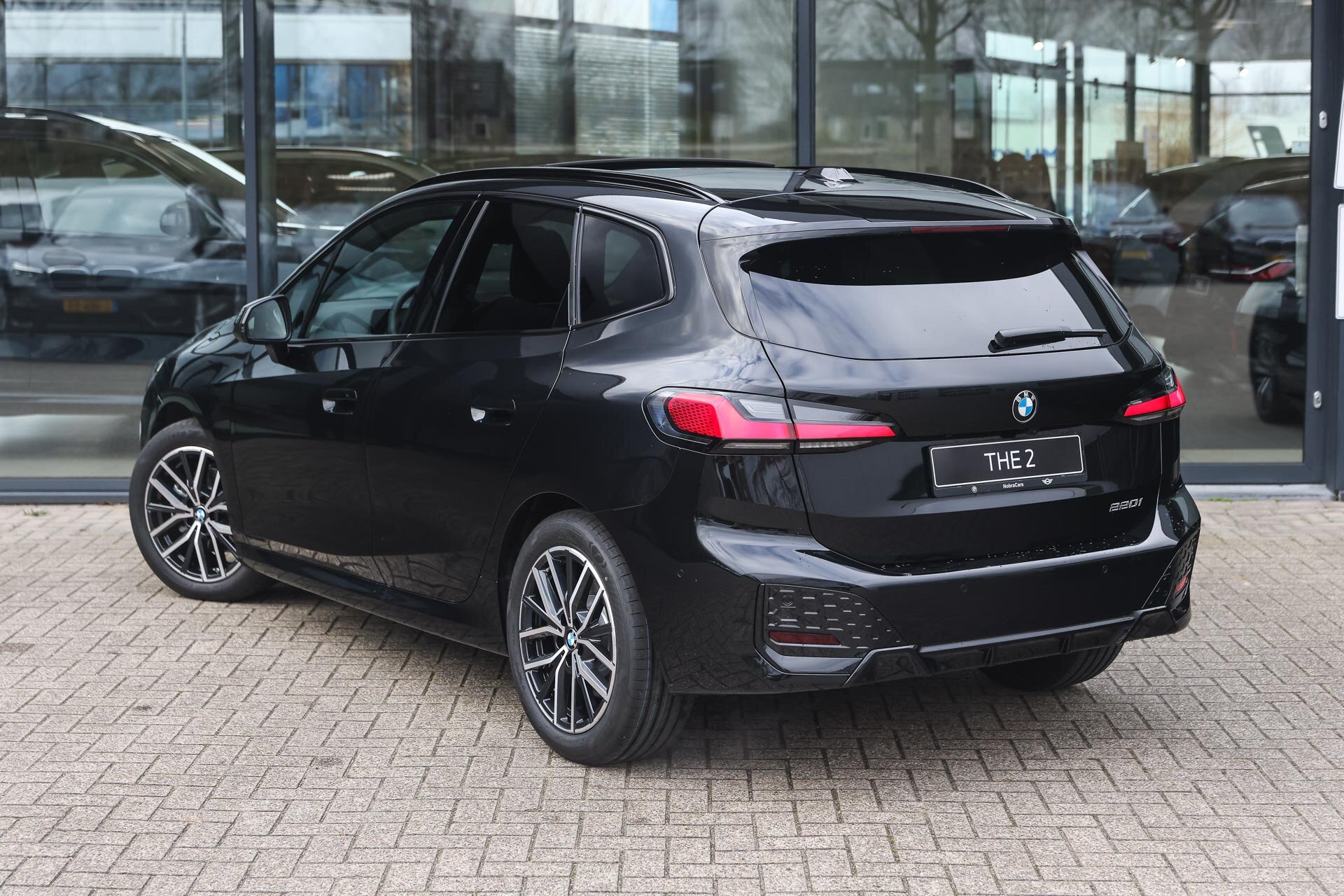 BMW 2 Serie Active Tourer 220i M Sport Automaat - Afbeelding 2