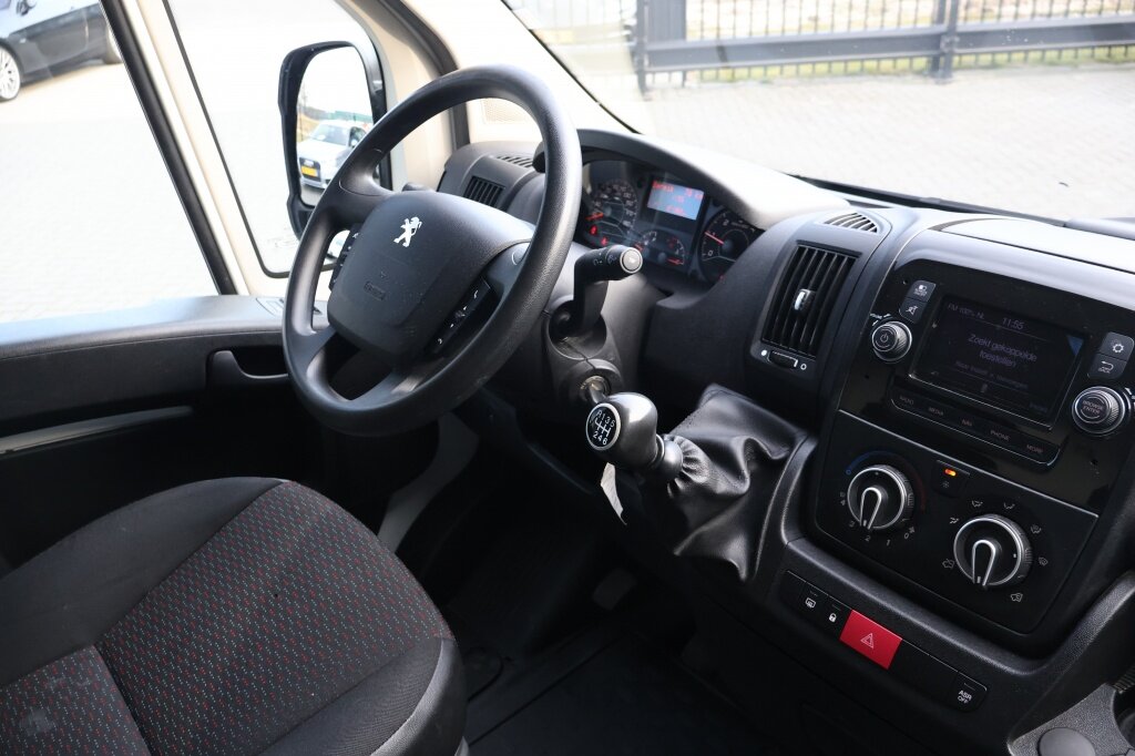 Peugeot Boxer 330 2.2 HDI L2H2 140pk | Trekhaak | Camera | Airco | Bluetooth - Afbeelding 2