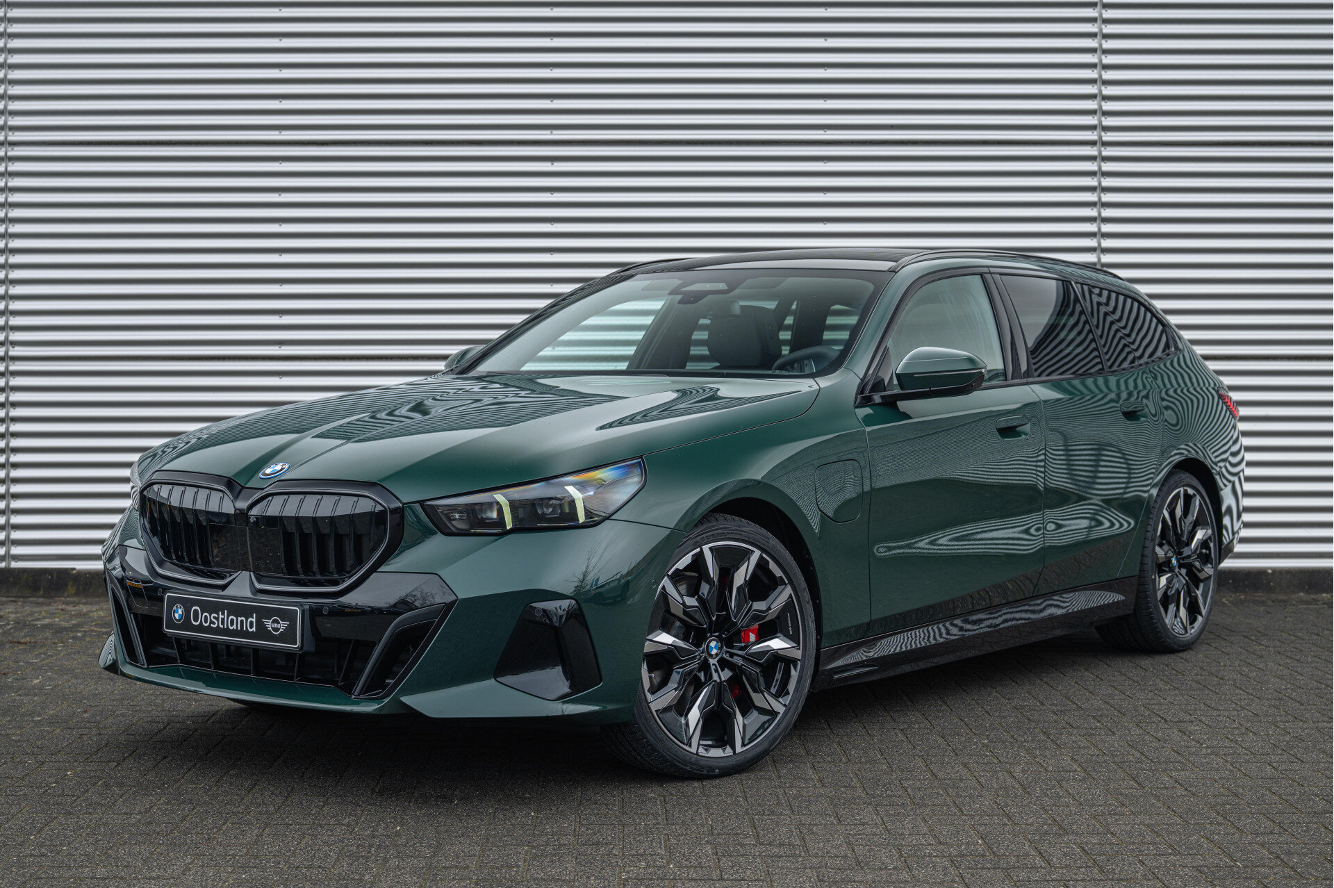 BMW 5 Serie Touring 550e xDrive M Sport Automaat