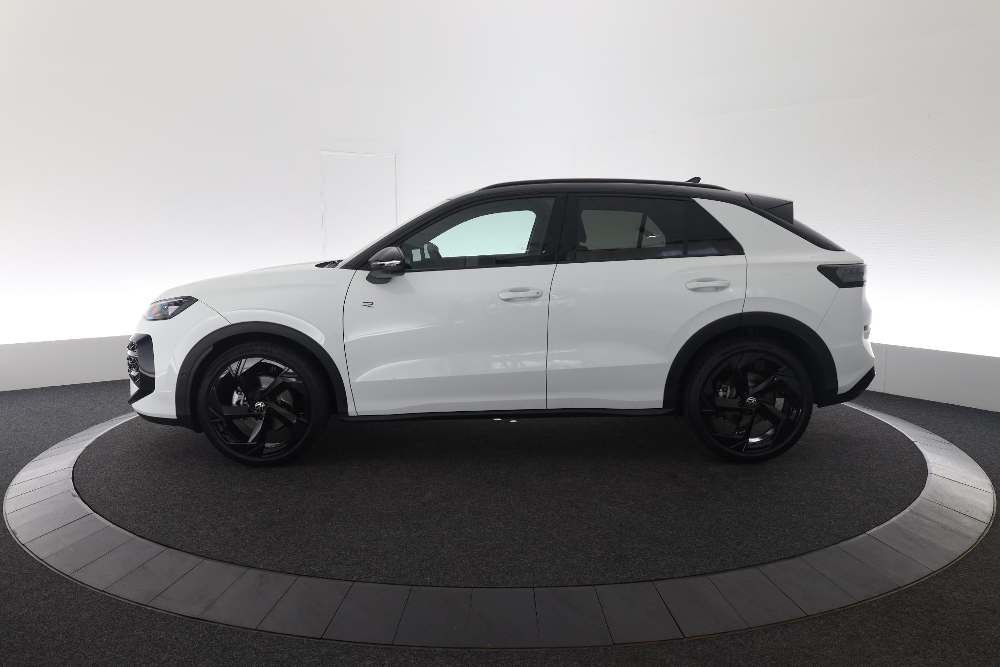Volkswagen T-Roc R-Line First Edition 1.5 eTSI 110 kW / 150 PK SUV  - Afbeelding 3