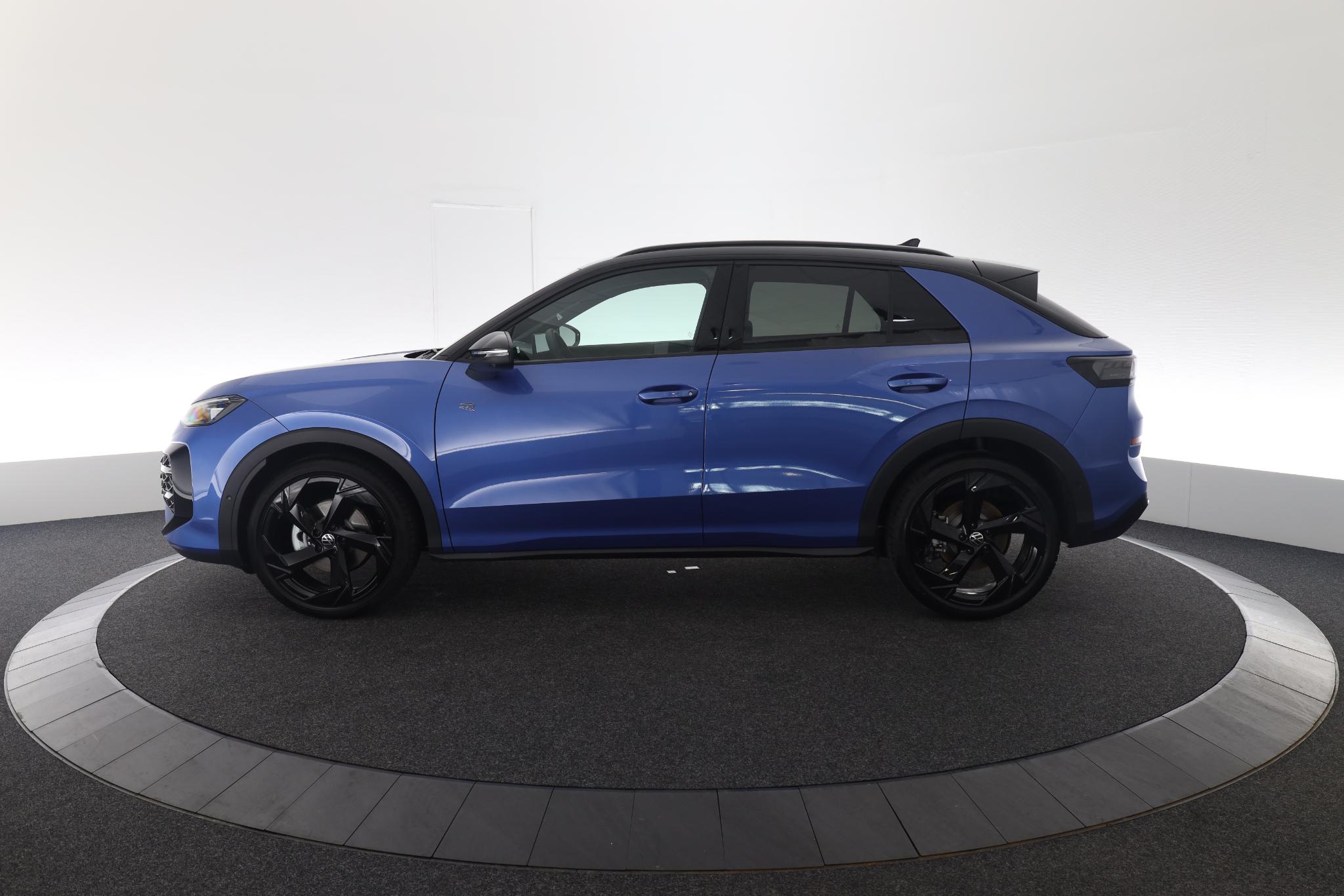 Volkswagen T-Roc R-Line First Edition 1.5 eTSI 110 kW / 150 PK SUV  - Afbeelding 3