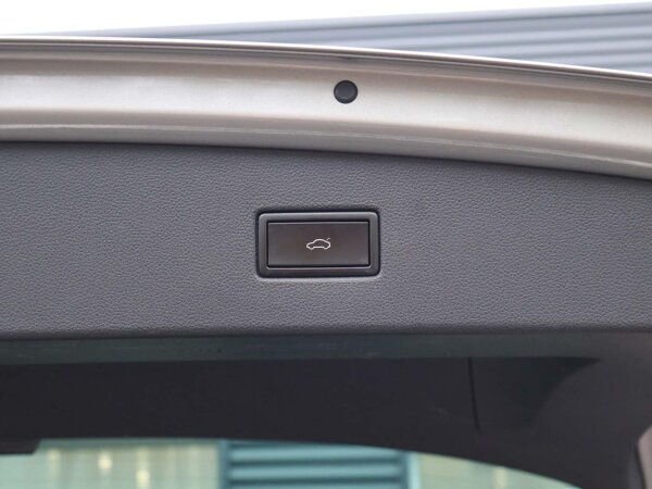 elektrisch bedienbare achterklep