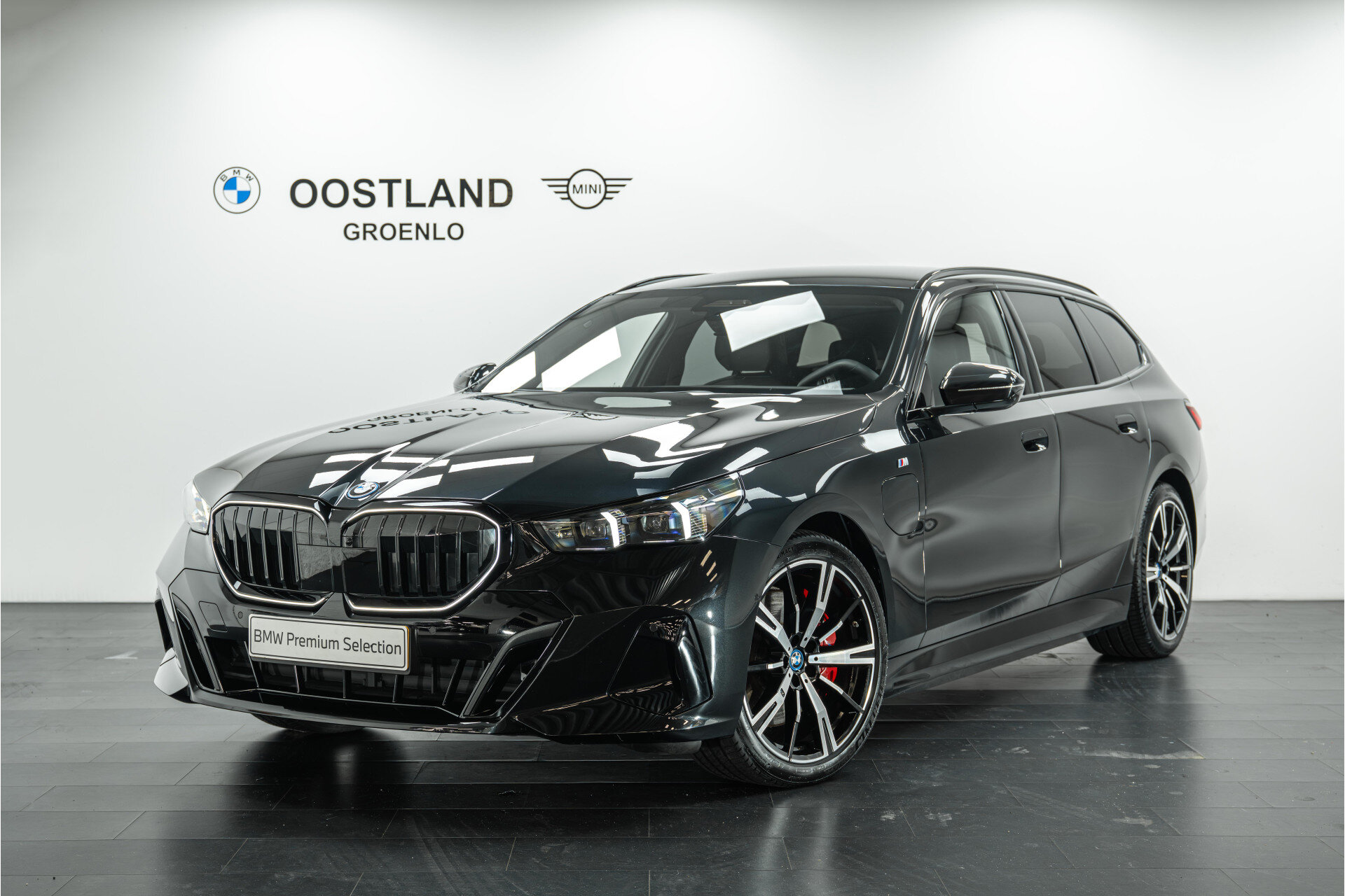 BMW 5 Serie Touring 550e xDrive M Sport Automaat