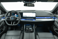 BMW 5 Serie Touring 550e xDrive M Sport Automaat - Afbeelding 4