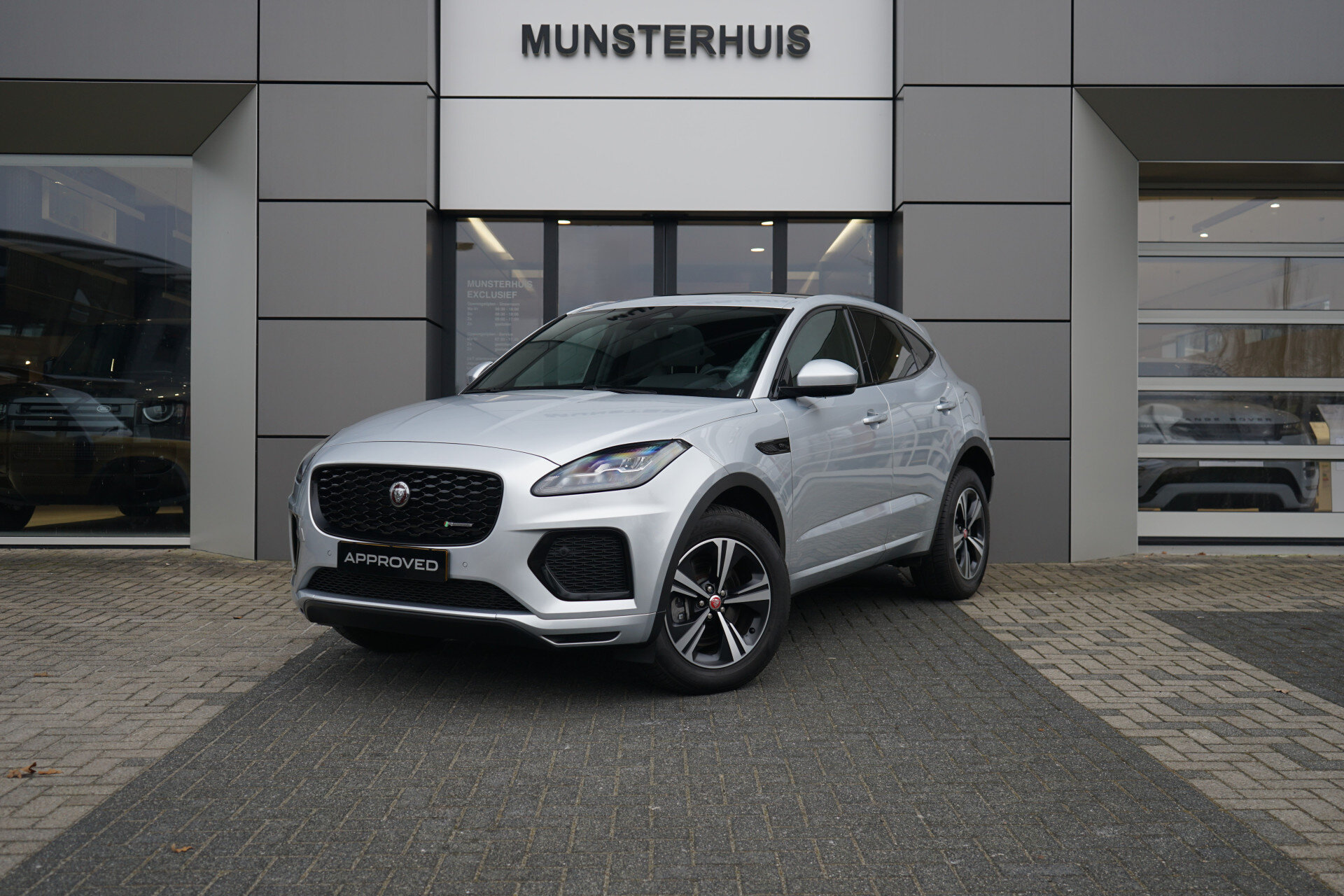 Jaguar E-PACE 1.5 P300e AWD R-Dynamic S