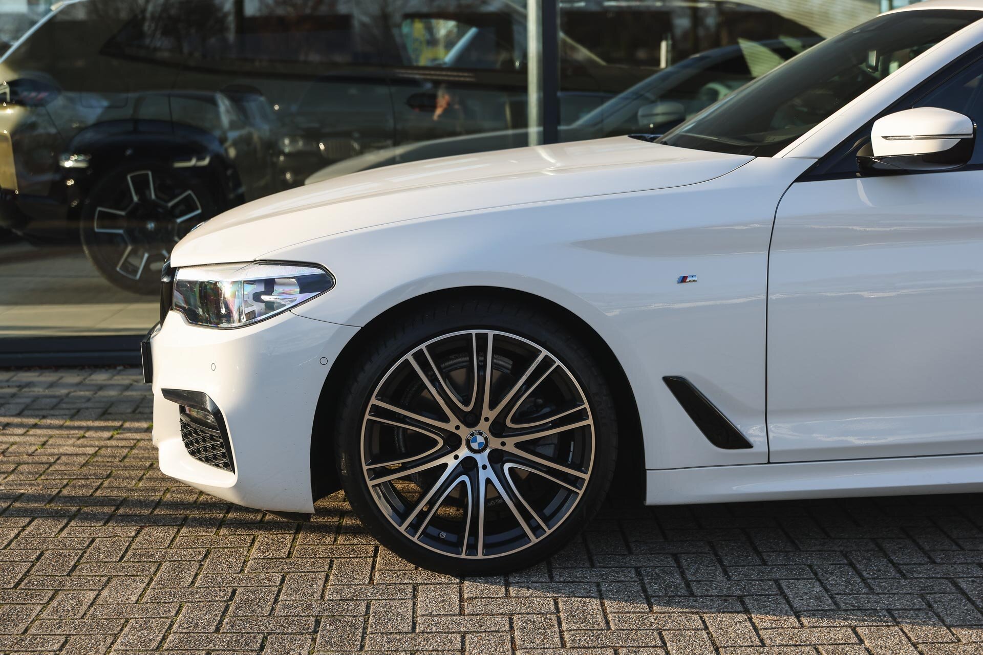 BMW 5 Serie 520i M Sport Automaat - Afbeelding 4