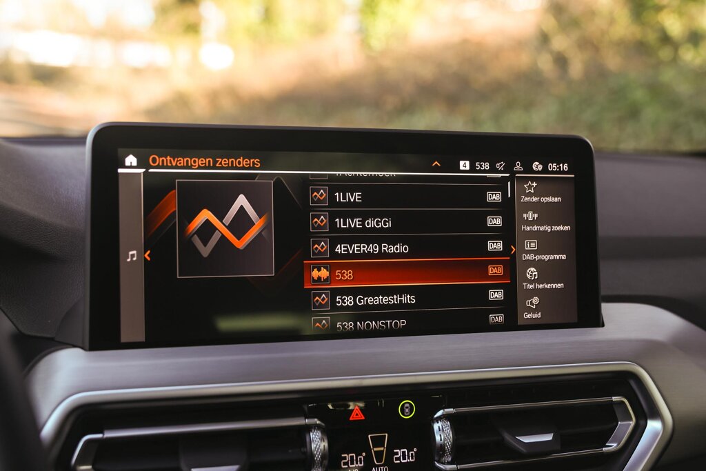 BMW X4 25