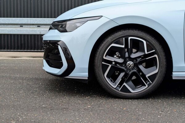 lichtmetalen velgen 6-spaaks 18"