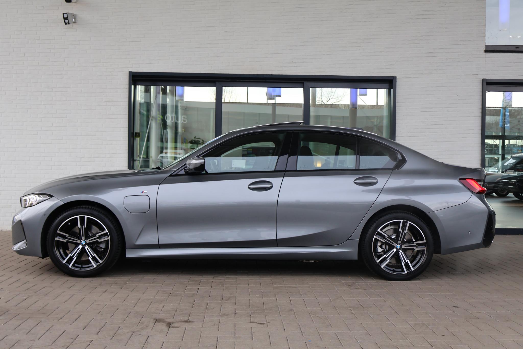 BMW 3 Serie 330e - Afbeelding 5