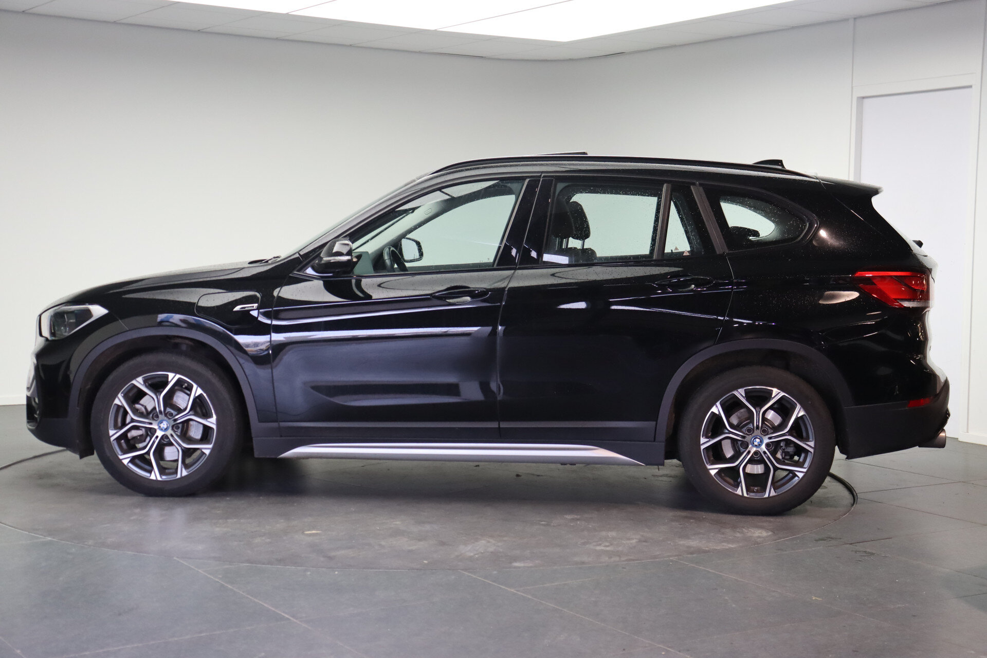 BMW X1 xDrive25e High Executive xLine Automaat - Afbeelding 2