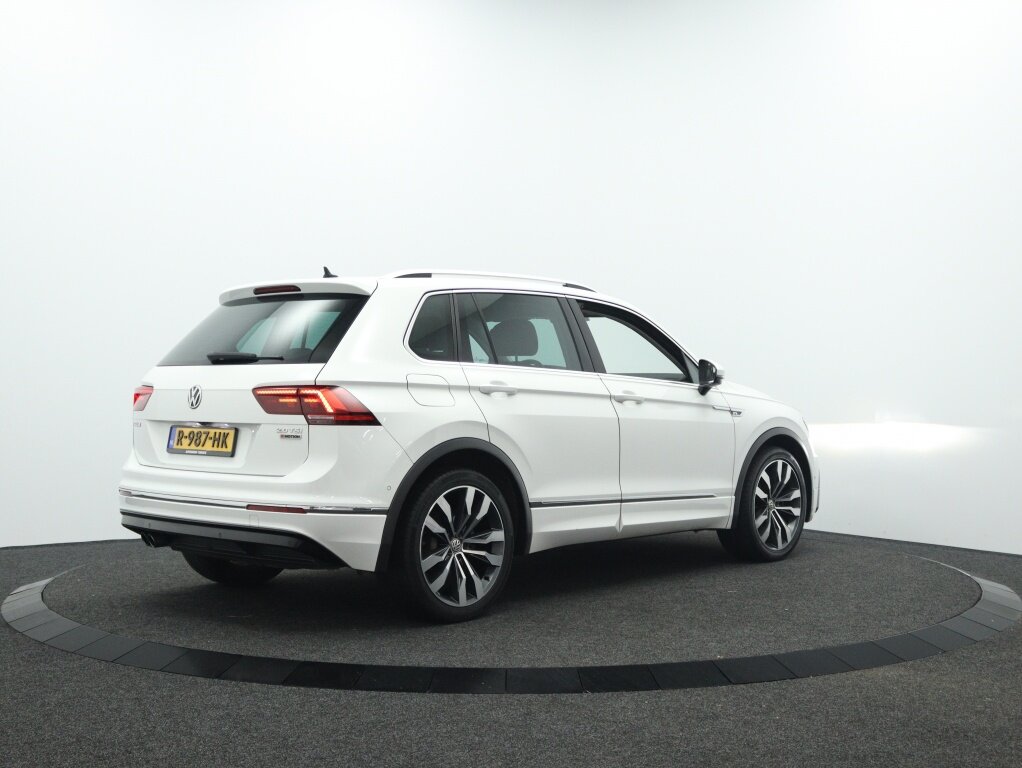 Volkswagen Tiguan 2.0 TSI 4Motion R-line Highline | Navigatie | Camera | Adaptive - Afbeelding 2