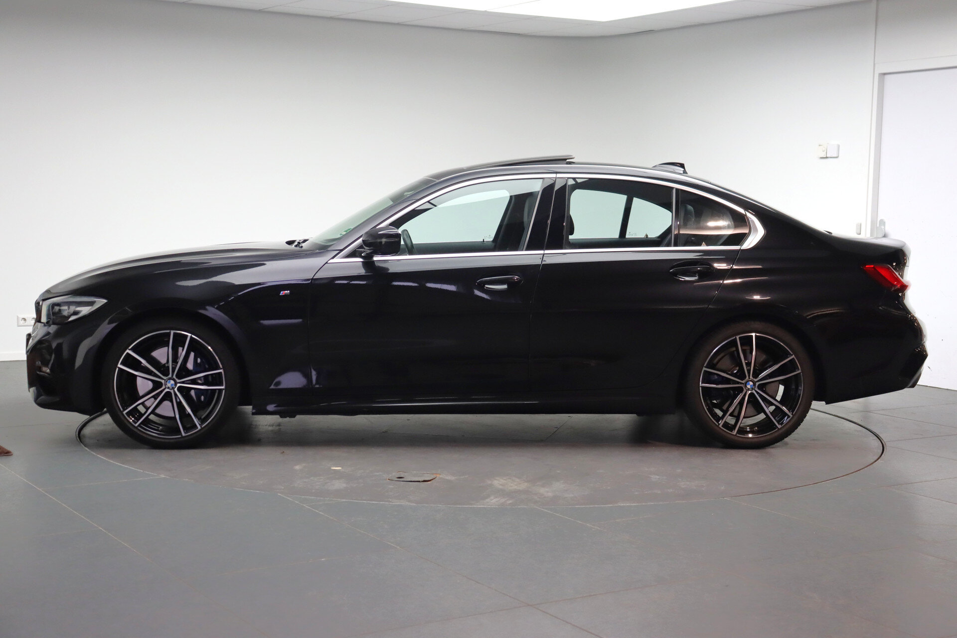 BMW 3 Serie 320i Executive Automaat - Afbeelding 2