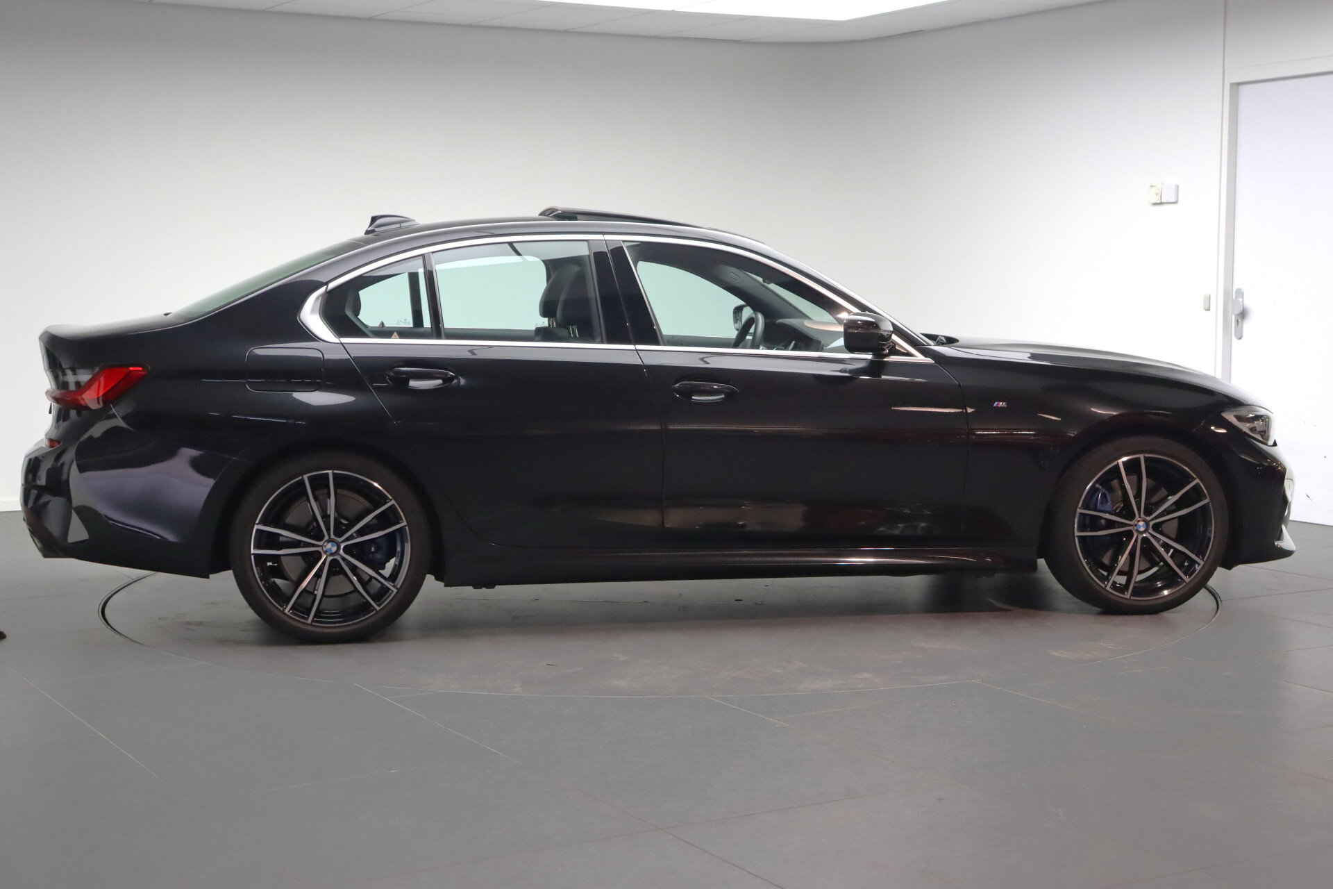 BMW 3 Serie 320i Executive Automaat - Afbeelding 4