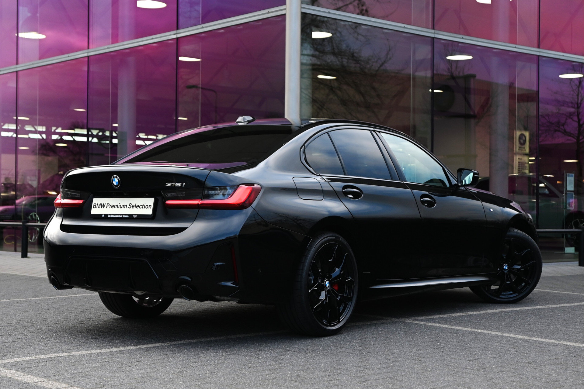 BMW 3 Serie 318i M Sport Automaat - Afbeelding 2