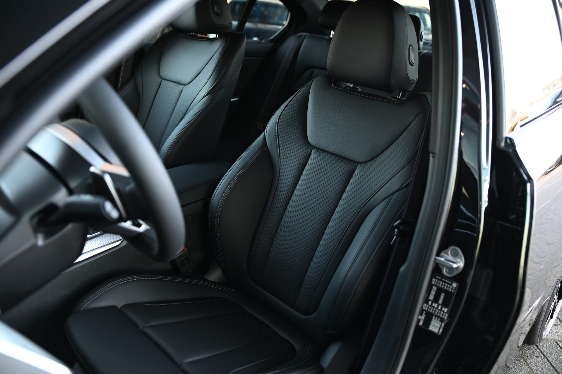 BMW 3 Serie 318i M Sport Automaat - Afbeelding 4