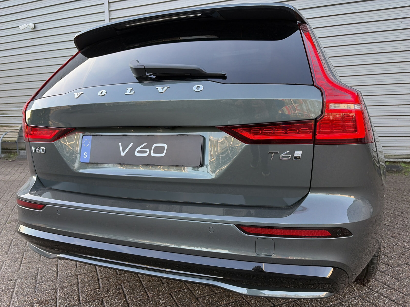 Volvo V60 T6 Plug-in hybrid AWD Ultra Dark - Afbeelding 5