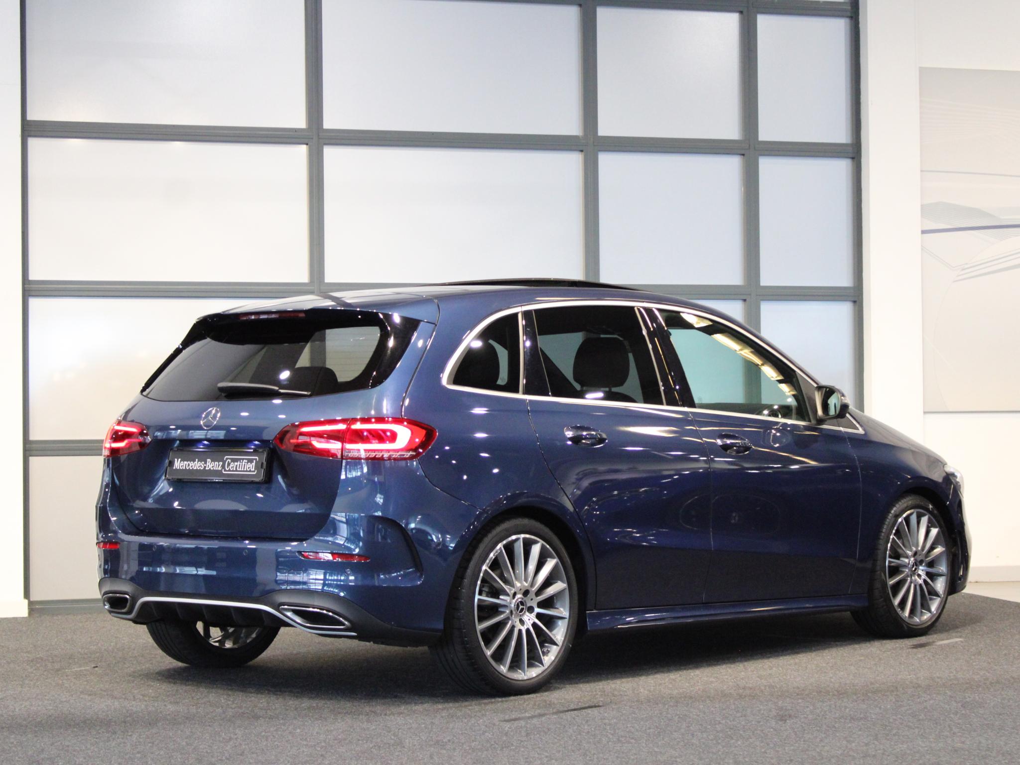 Mercedes-Benz B-Klasse 180 Launch Edition Premium Plus - Afbeelding 2