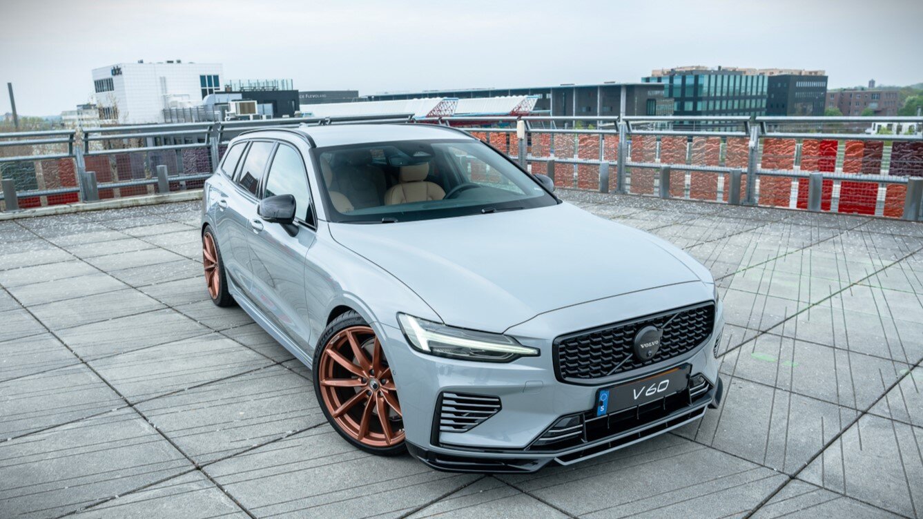 Volvo V60 T6 Plug-in hybrid AWD Plus Dark - Afbeelding 2