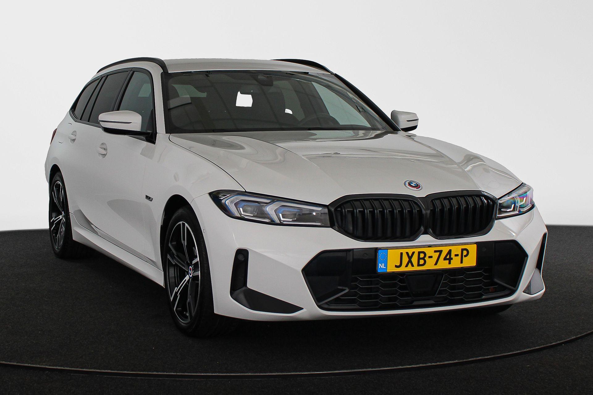 BMW 3 Serie Touring 330e - Afbeelding 2