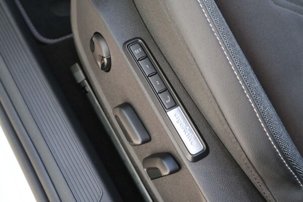 elektrisch verstelb. bestuurdersstoel met geheugen elektrisch verstelb. bestuurdersstoel met geheugen