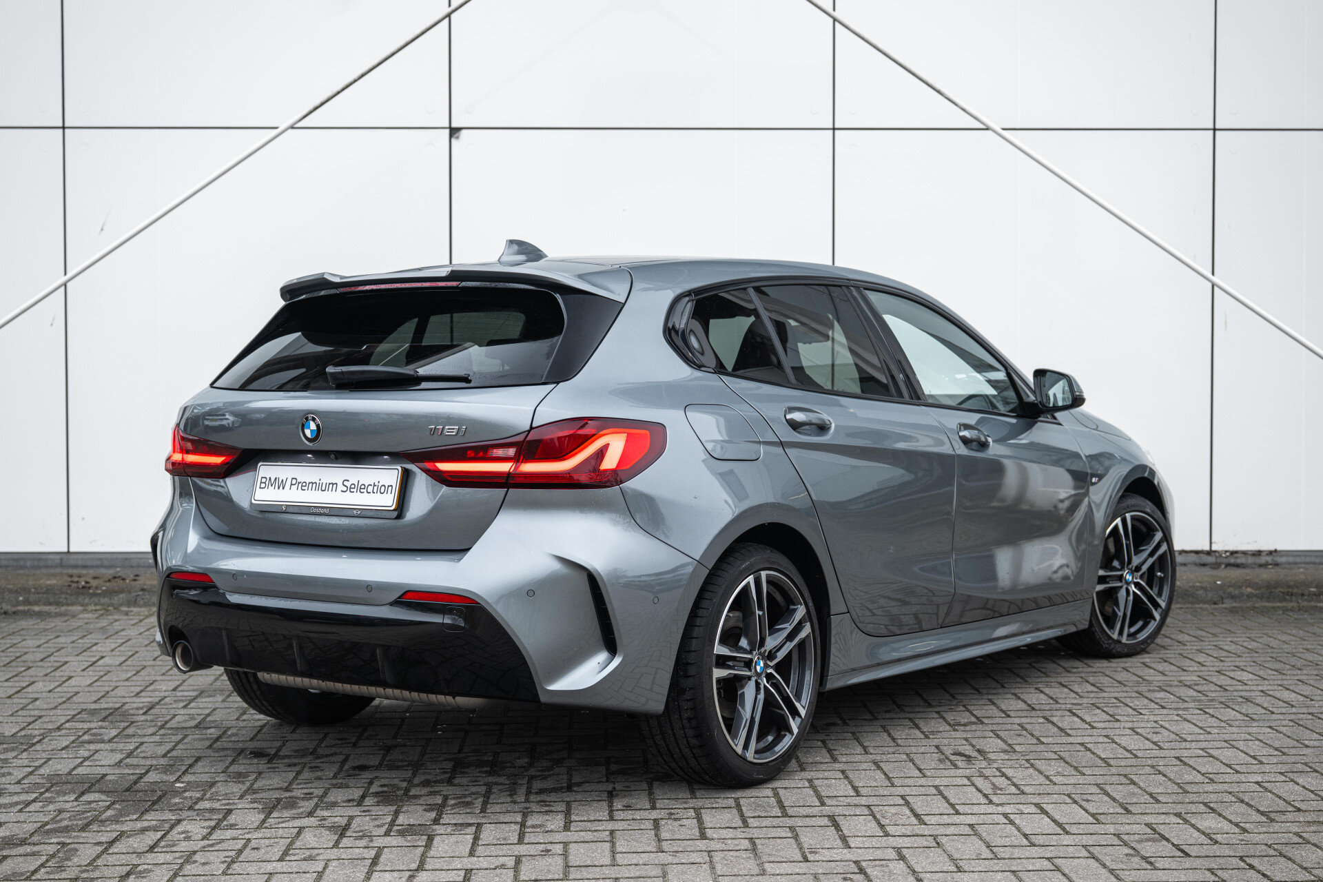 BMW 1 Serie 118i High Executive M Sport Automaat - Afbeelding 2