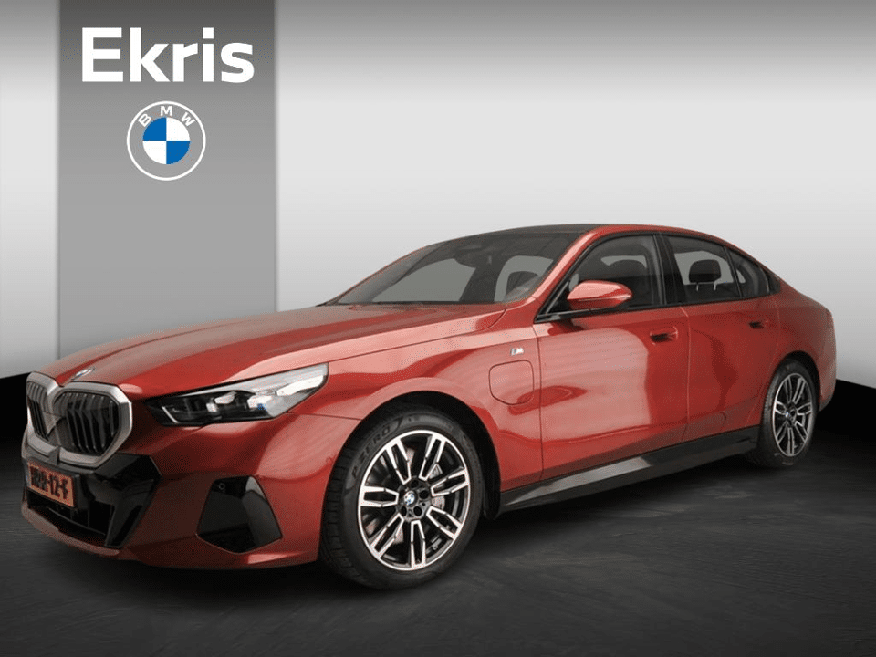 BMW 5 Serie Sedan 550e xDrive - Afbeelding 1