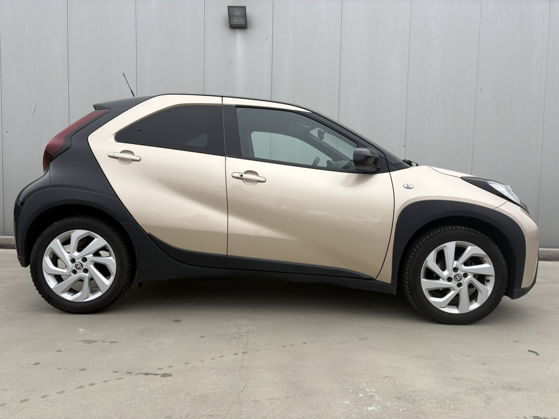 Toyota Aygo X 1.0 VVT-i S-CVT first Automaat - Afbeelding 4