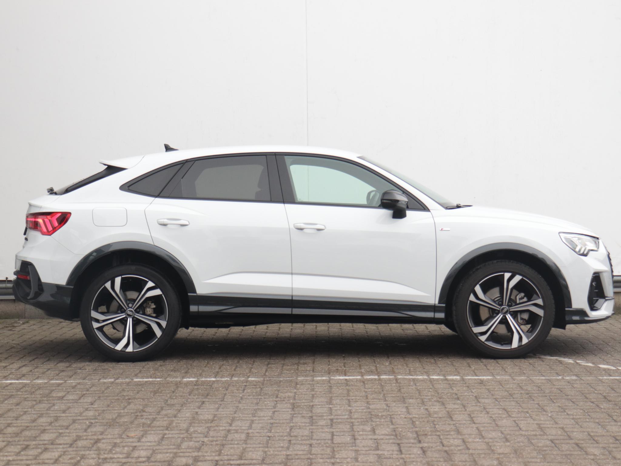 Audi Q3 Sportback 45 TFSI e S Edition - Afbeelding 4