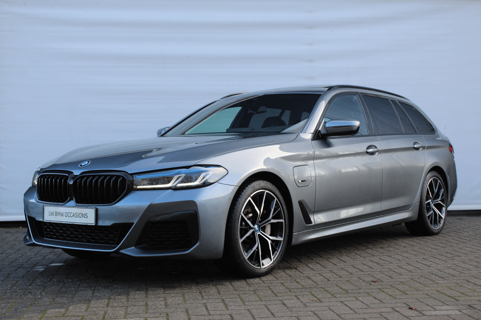 BMW 5 Serie Touring 520e High Executive M Sport Automaat - Afbeelding 1