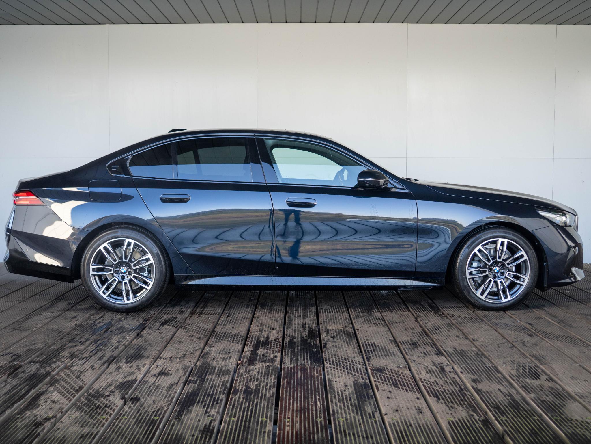 BMW 5 Serie Sedan 520i - Afbeelding 4