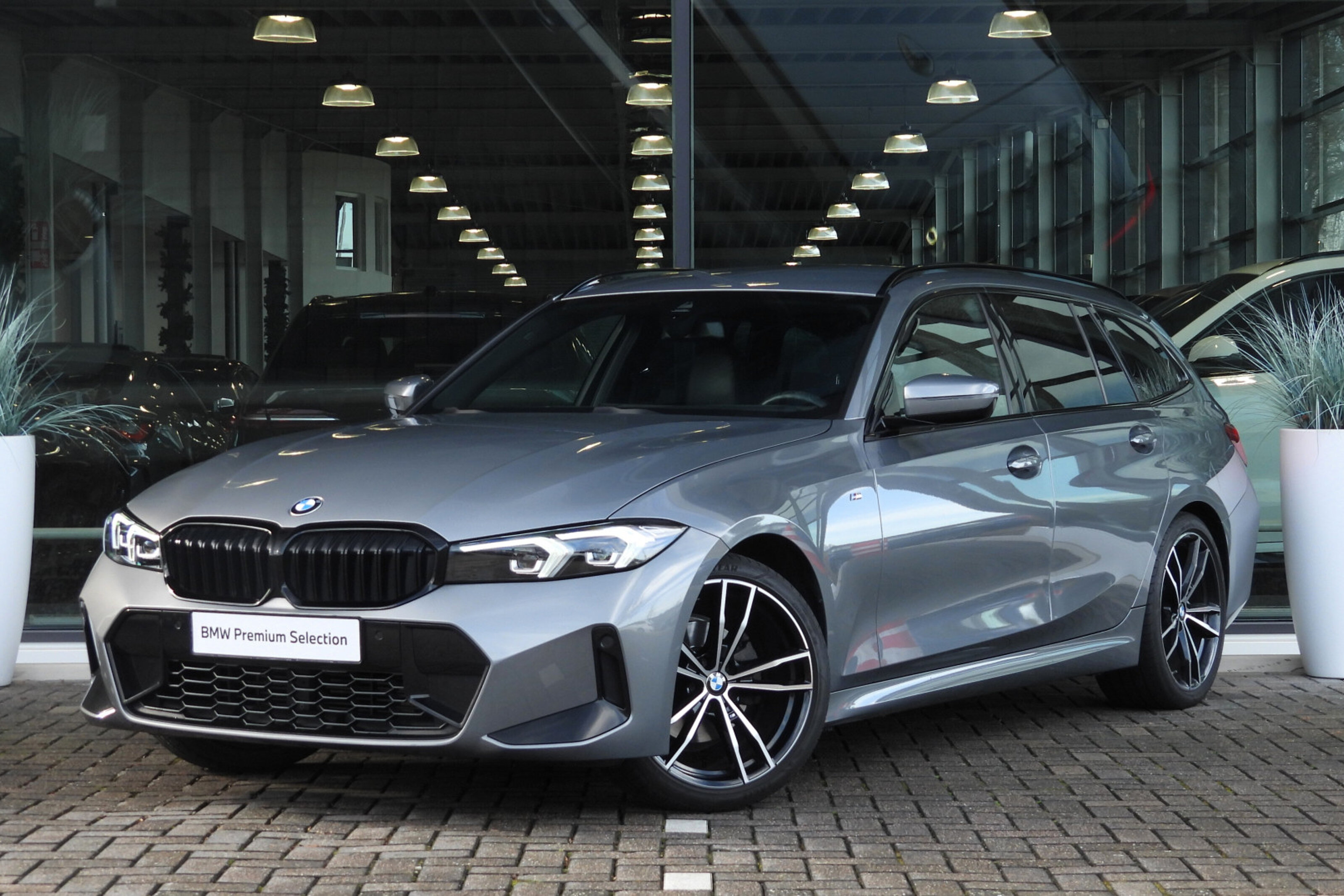 BMW 3 Serie Touring 320i M Sport Automaat