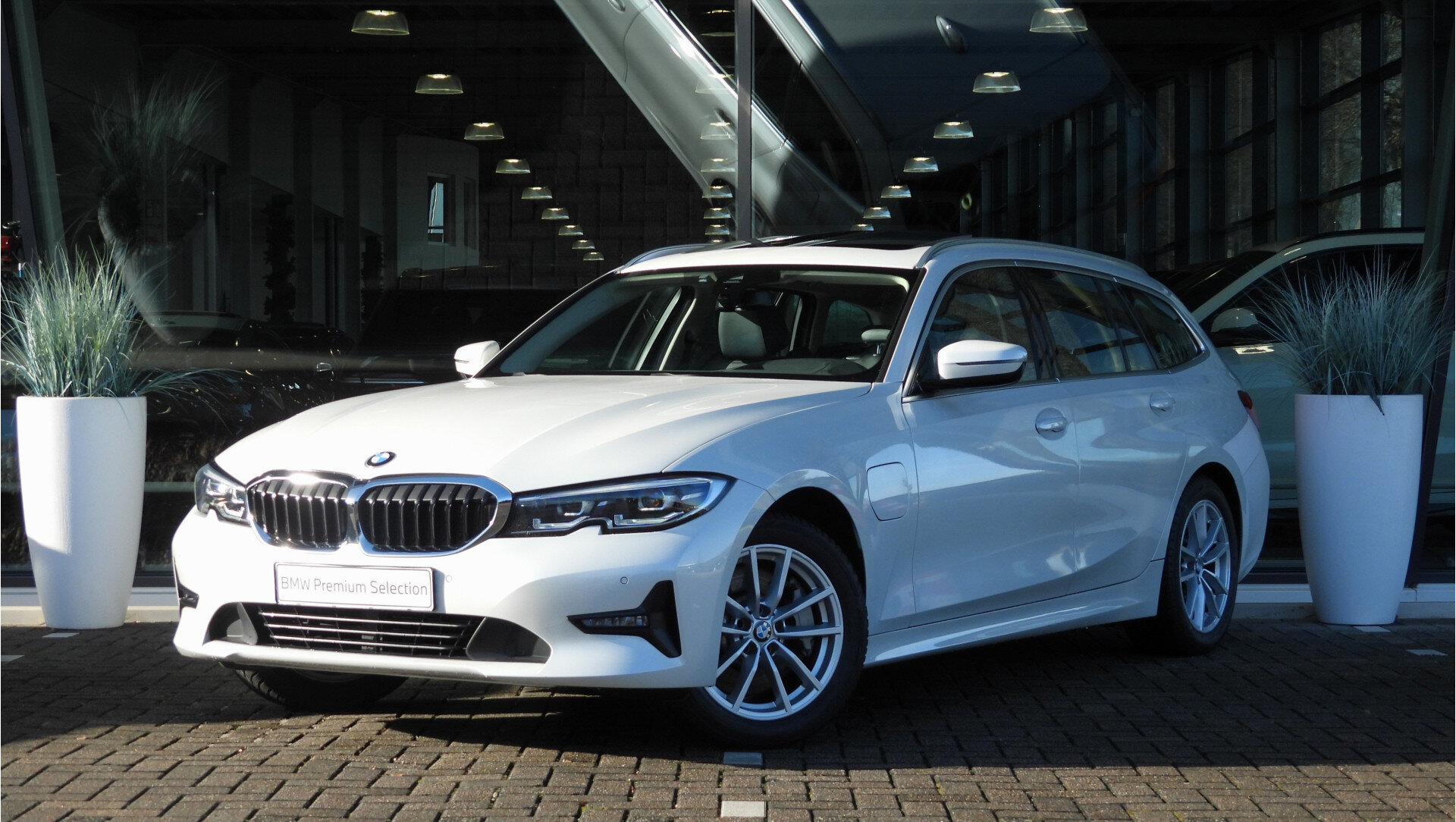 BMW 3 Serie Touring 330e High Executive Automaat