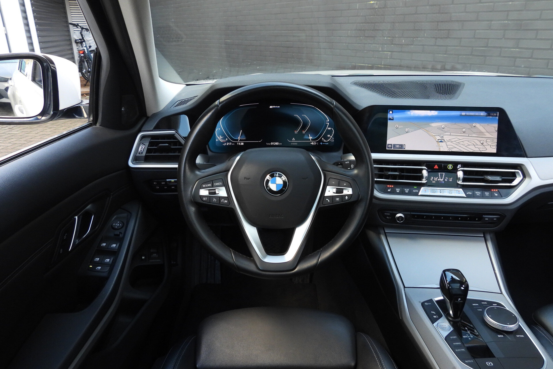 BMW 3 Serie Touring 330e High Executive Automaat - Afbeelding 2