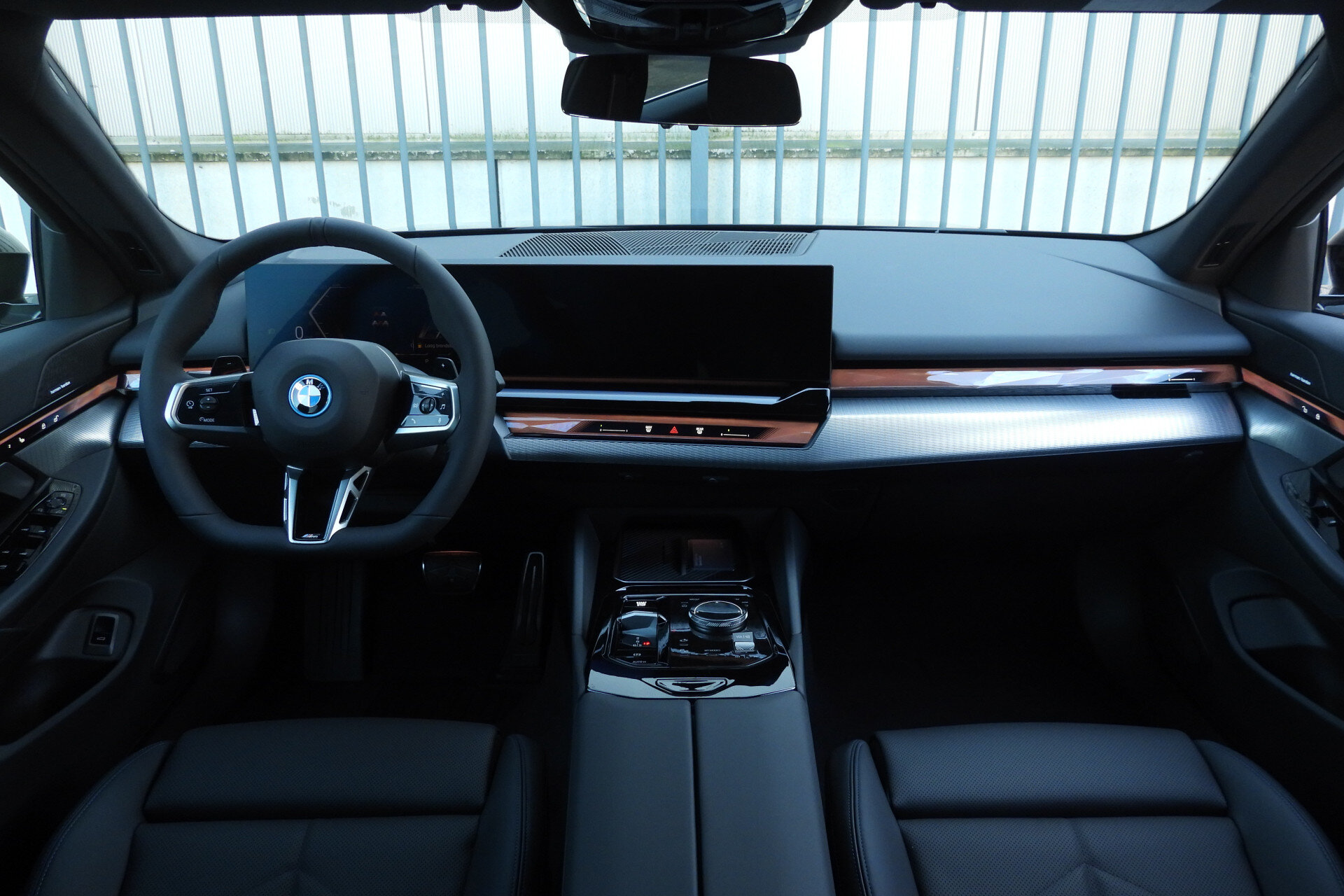 BMW 5 Serie Touring 530e M Sport Automaat - Afbeelding 3