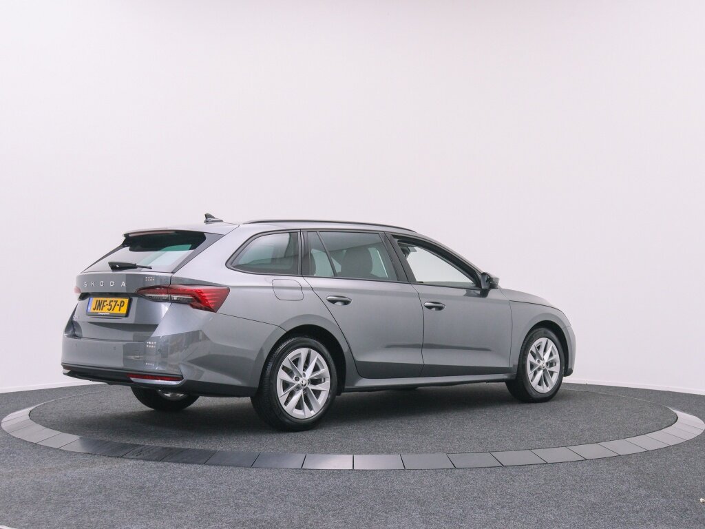 Škoda Octavia Combi 1.5 TSI MHEV Business Edition Plus | Automaat | Navi | Stoelverw - Afbeelding 2