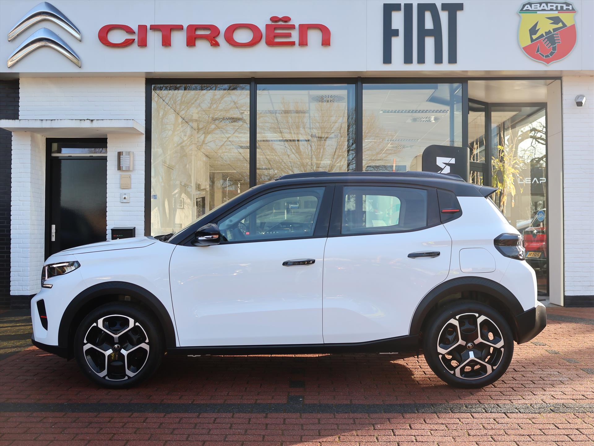 Citroën C3 1.2 Turbo S&S 100PK Plus, Rijklaarprijs | Navigatie | Parkeersensoren | Bluetooth | DAB+ | Apple Carplay - Afbeelding 2