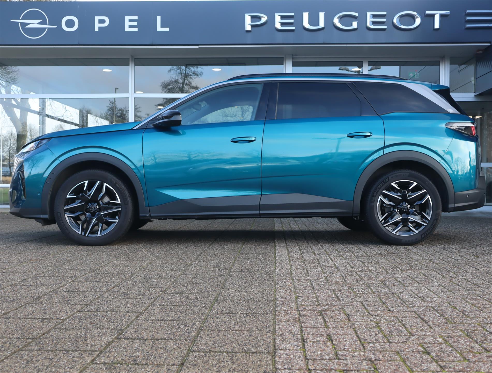 Peugeot 5008 SUV Allure Hybrid 145pk e-DCS6 Automaat, Rijklaarprijs, Navigatie 360° Camera Adaptieve Cruise control Stuurverwarming - Afbeelding 2