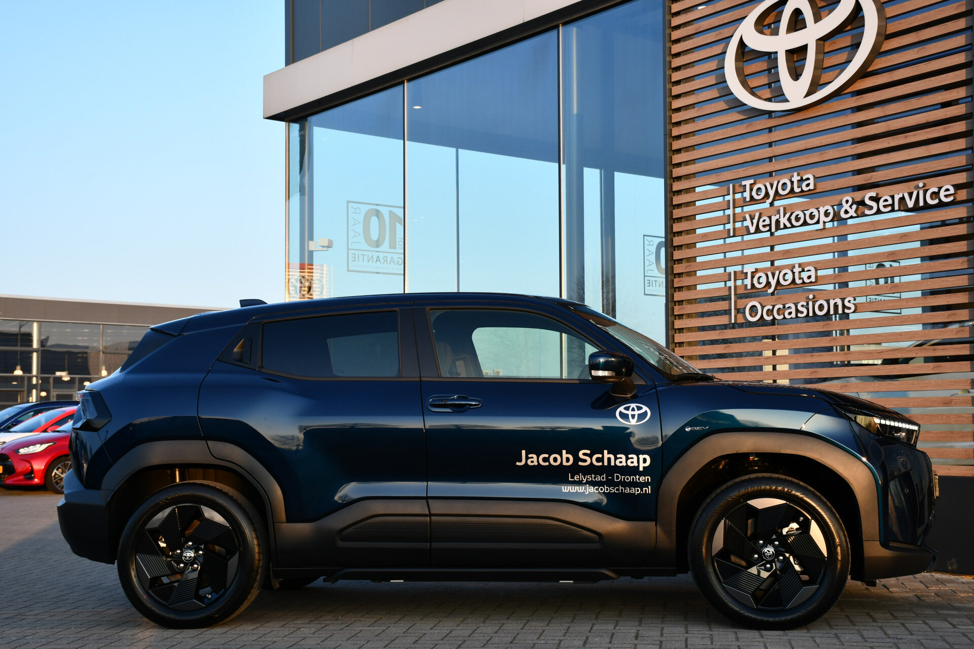 Toyota Urban Cruiser Dynamic 61 kWh Automaat 175pk - Afbeelding 3