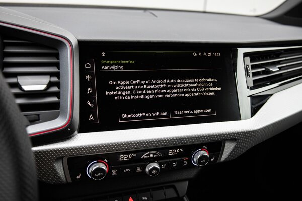 Apple Carplay/Android Auto