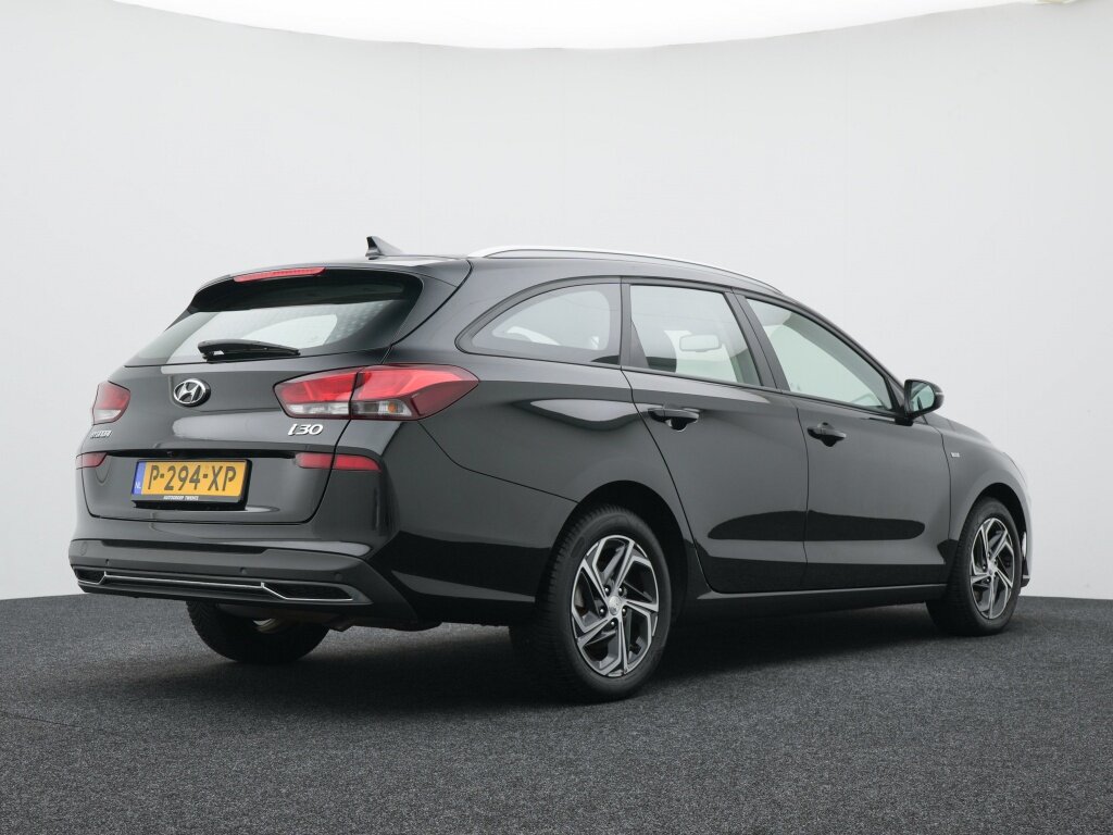 Hyundai i30 Wagon 1.0 T-GDi MHEV Comfort Smart | All-seasonbanden | Navigatie - Afbeelding 2